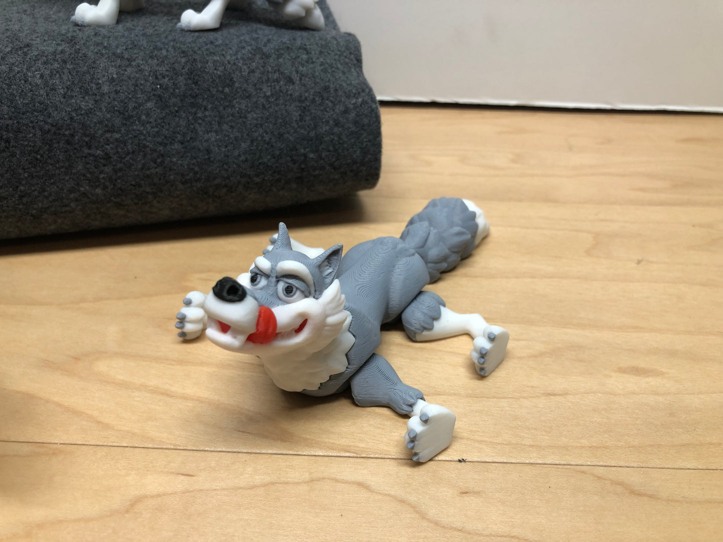 Articulating Wolf 3D Printed Moveable Stand/Lay Toy