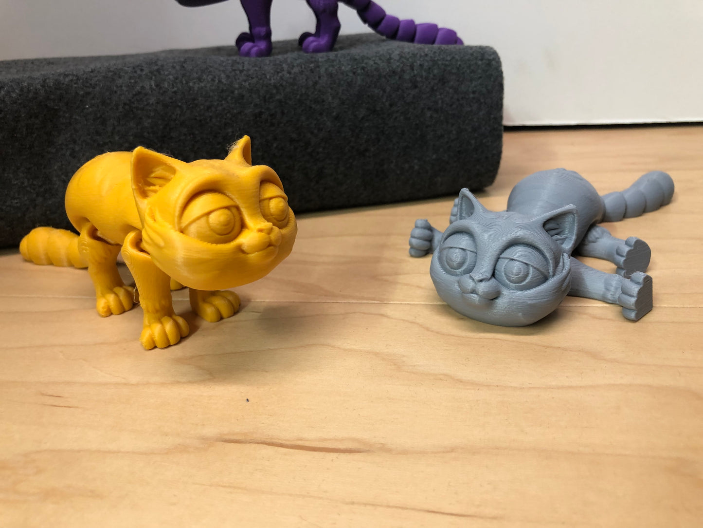 Articulated Kitty Cat Decor