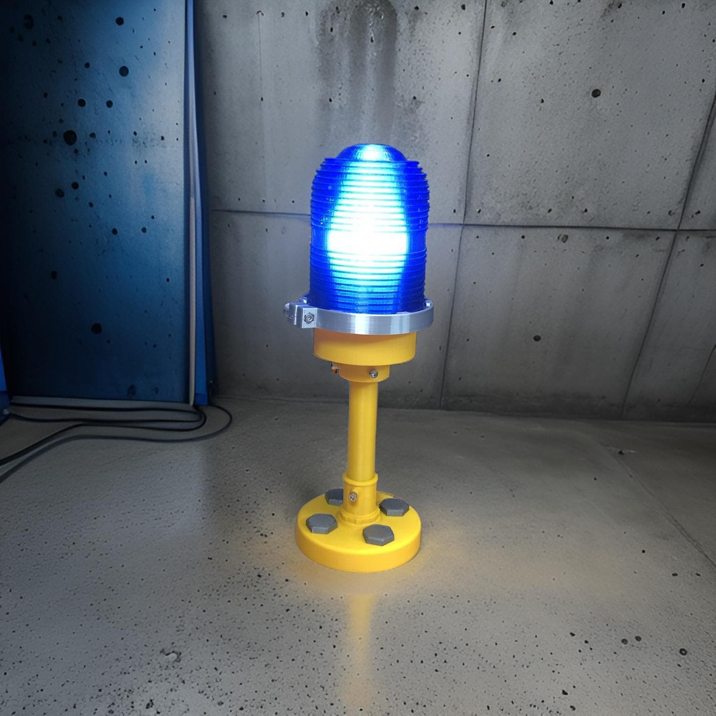 Clear Lens Runway Light Lamp with RGBW LED smart wifi bulb Variant